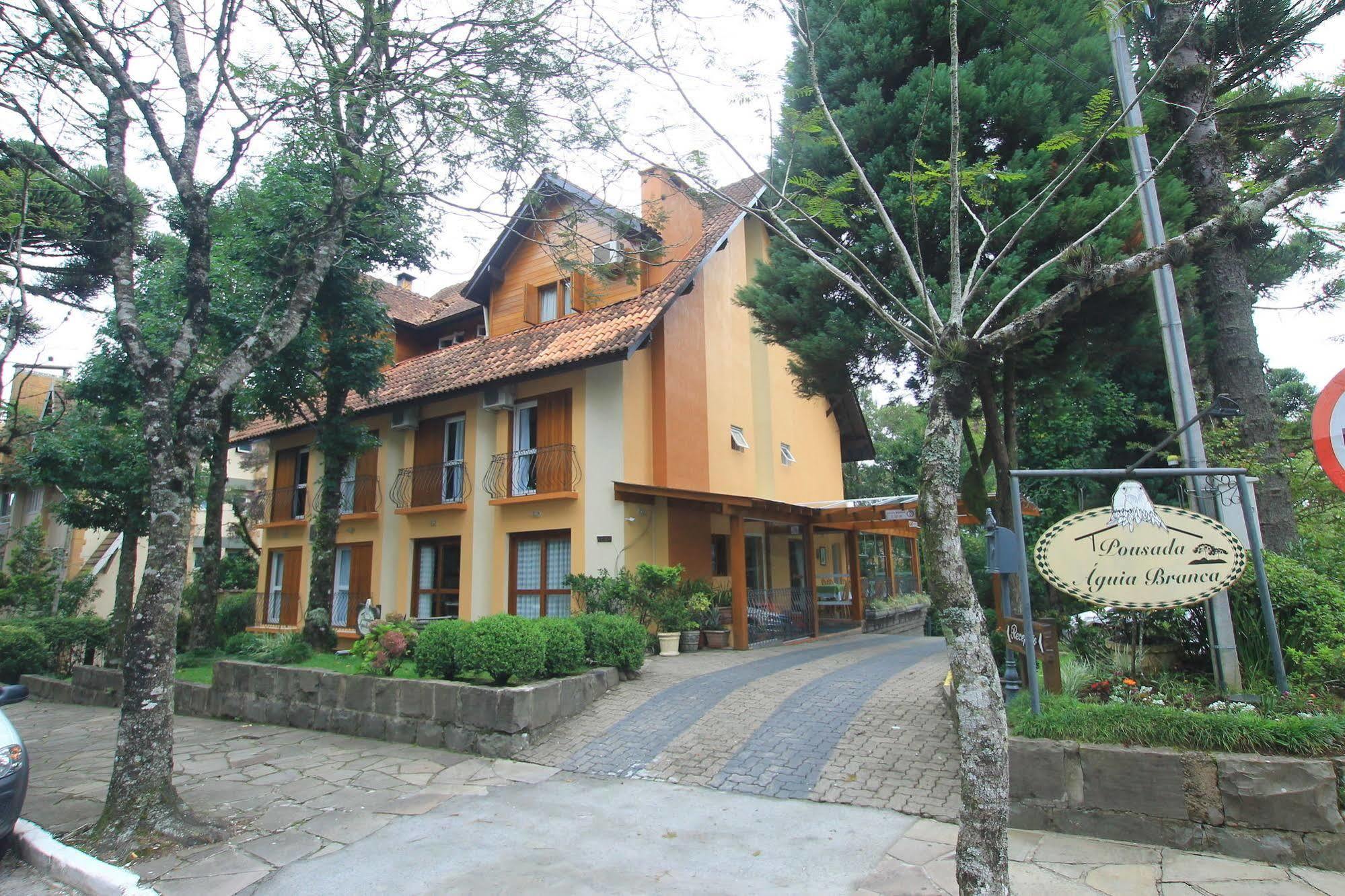 Pousada Águia Branca Gramado Esterno foto
